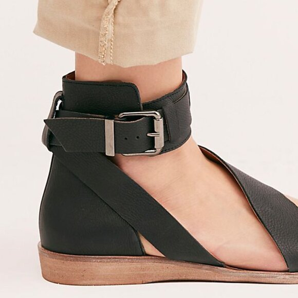 Free People Black Vale Boot Sandal New With Box - Picture 3 of 5